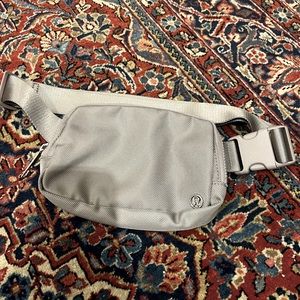 🚨LULULEMON beltbag🚨